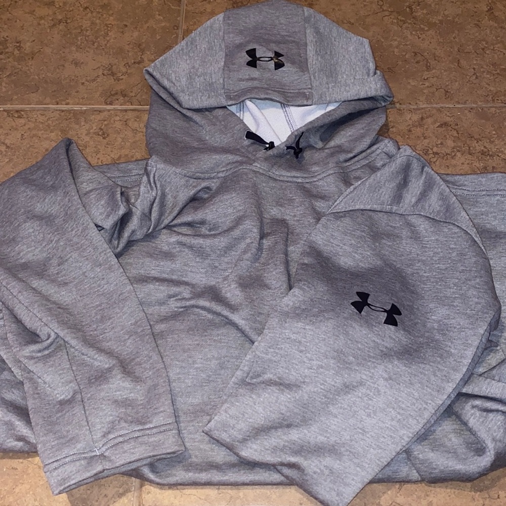 Grey Underarmour hoodie